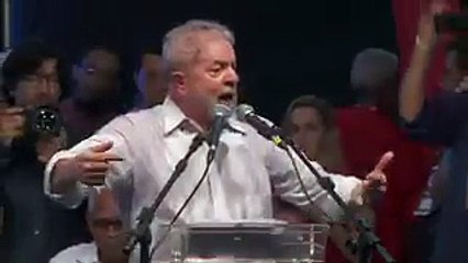 Em ato falho, Lula assume que o tríplex é dele