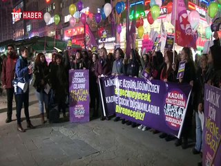 Kadına yönelik şiddeti protesto için balonları gökyüzüne bıraktılar