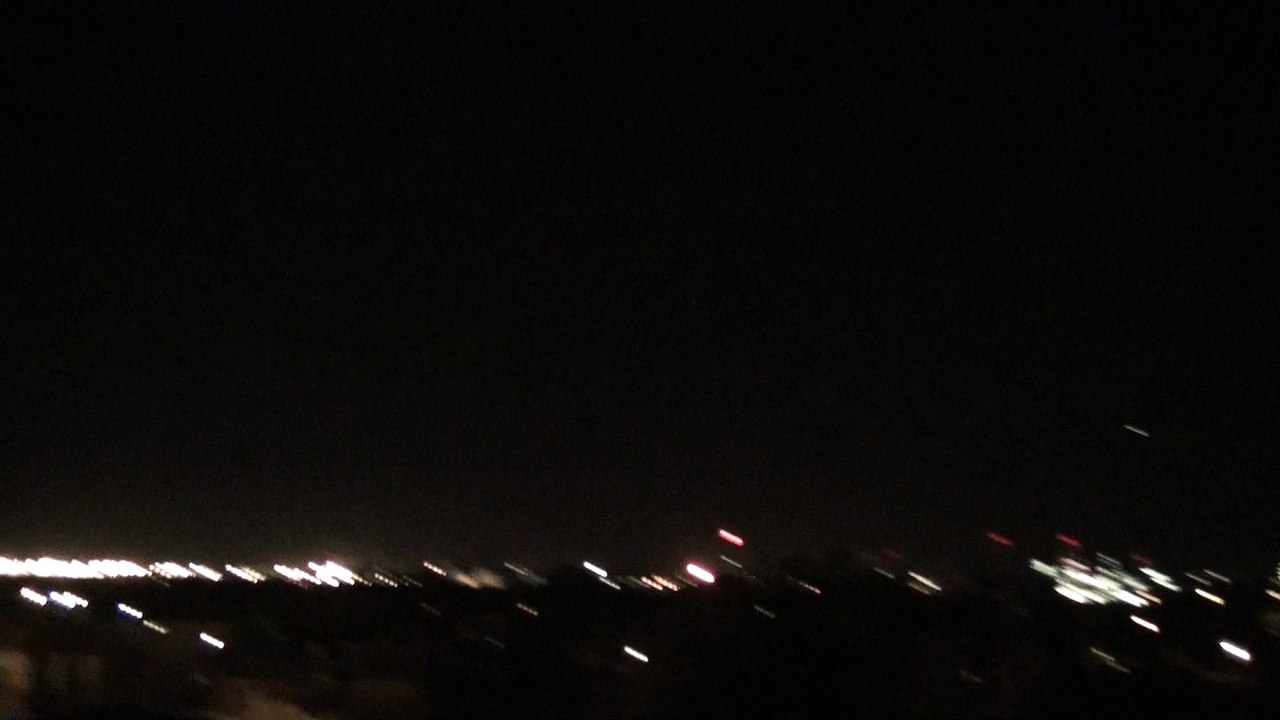 Strange light above Fos sur mer! 31/03/2012