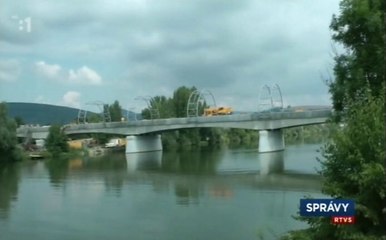 Žel. trať Tr.Teplá - Zlatovce: Stavba mešká (20161120)