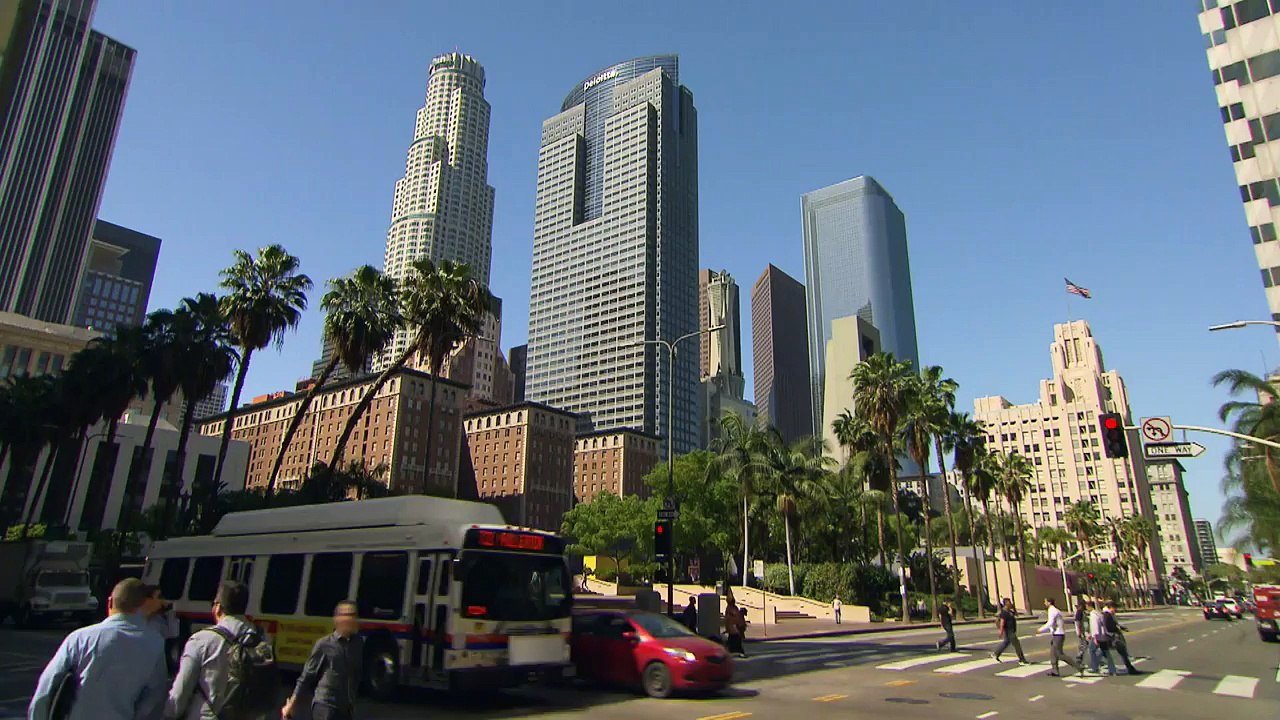 Naomi talks to husband Jimmy Uso about returning to Orlando: Total Divas Bonus Clip, Nov. 25, 2016