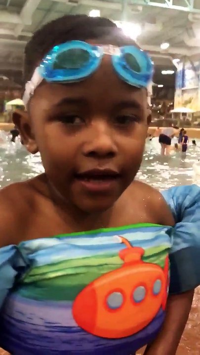 Maman j'ai perdu mes lunettes de plongées! Ahaha bravo gamin