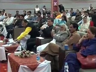 Everyone is Showing Support to this Girl for Asking Relevant Question