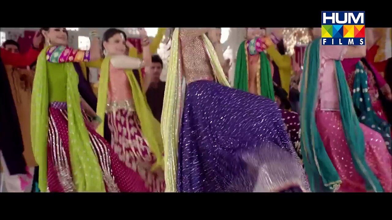 Mahira Khan latest "Balle Balle"  song from "Bin Roye"