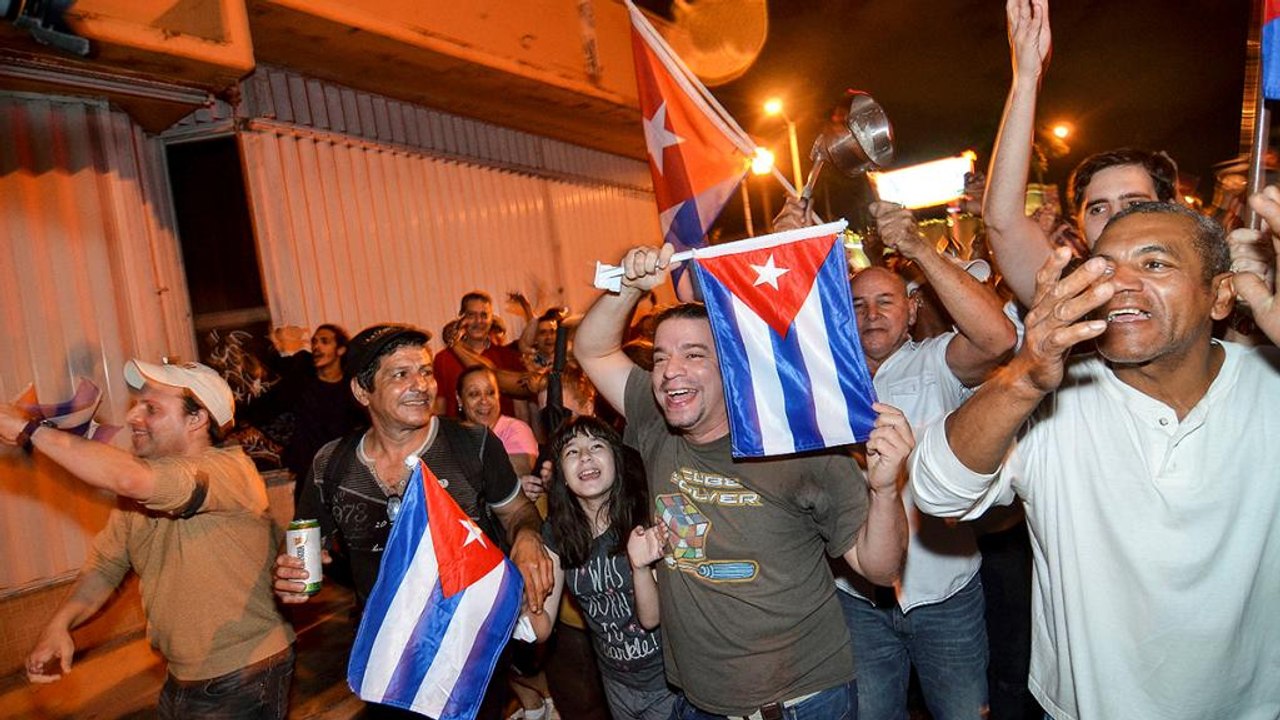 Fidel Castro: Exil-Kubaner in Florida feiern 'Tod eines Diktators'