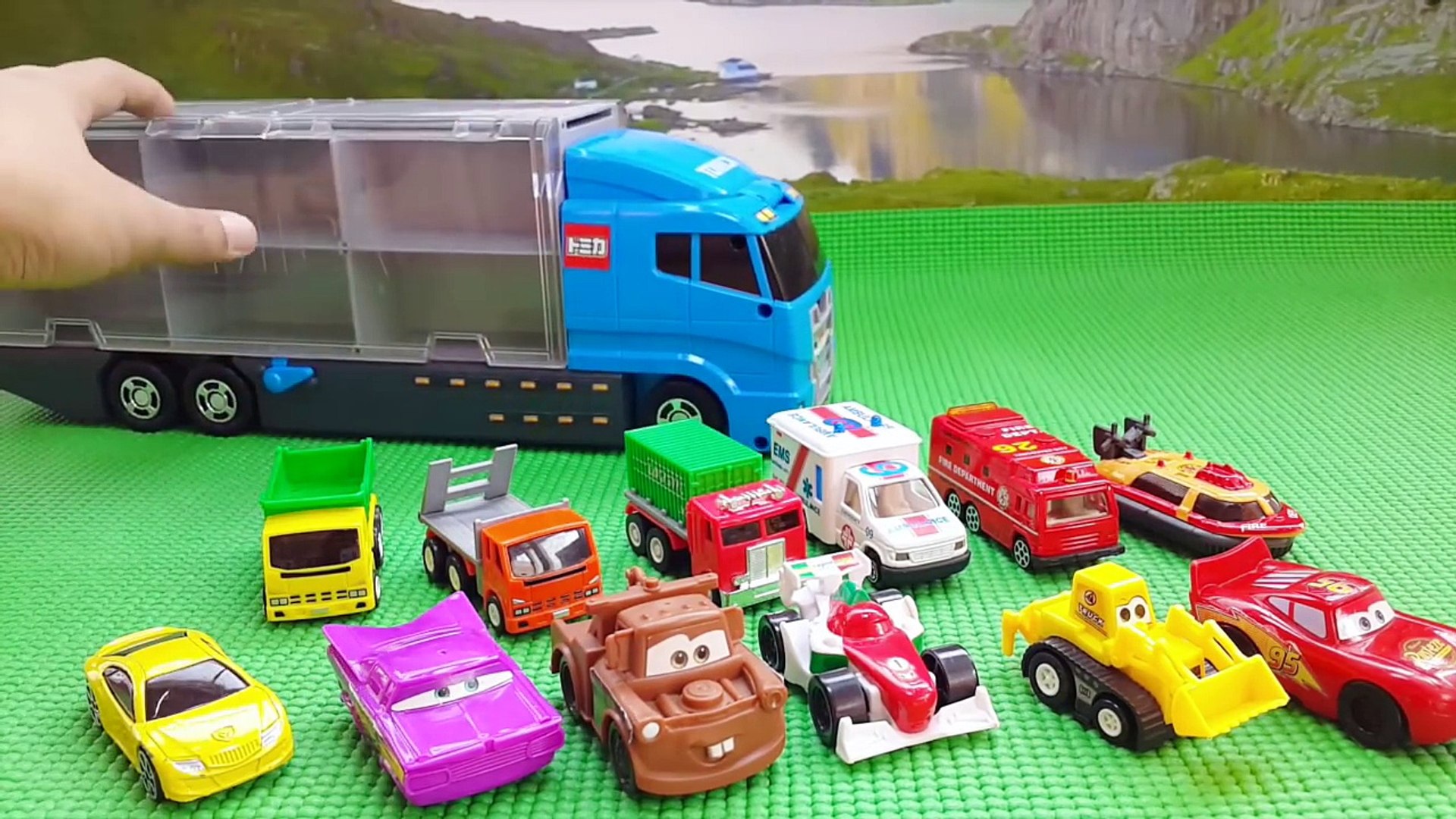 disney cars tomica truck hauler