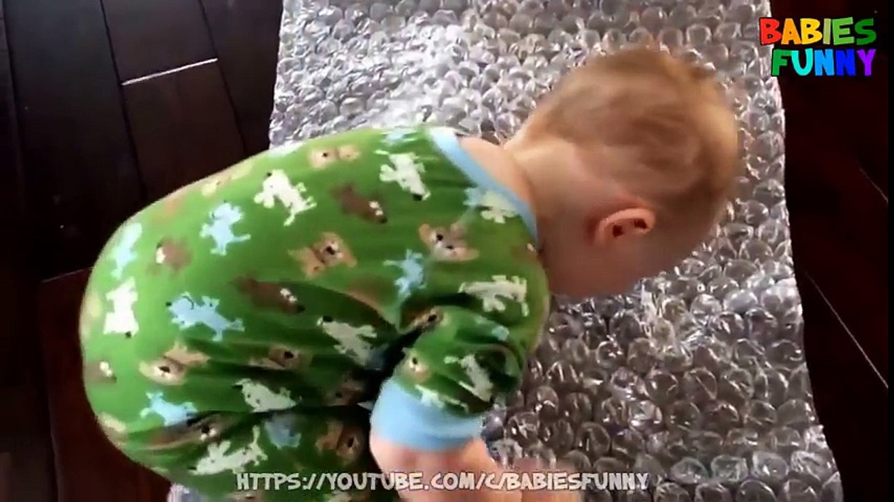Babies vs Bubble Wrap - New Baby Laughing Videos 2016