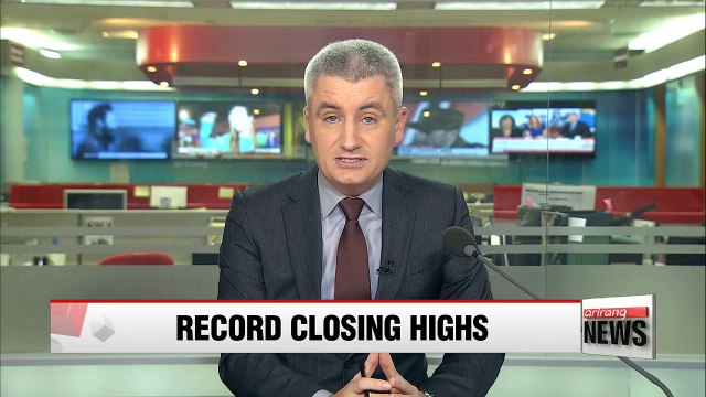 Retailers push Dow, S&P 500 & Nasdaq to record highs on Black Friday