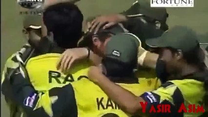 SHAHID AFRIDI Amazing Wonderful Catch at Midwicket vs South Africa 2007