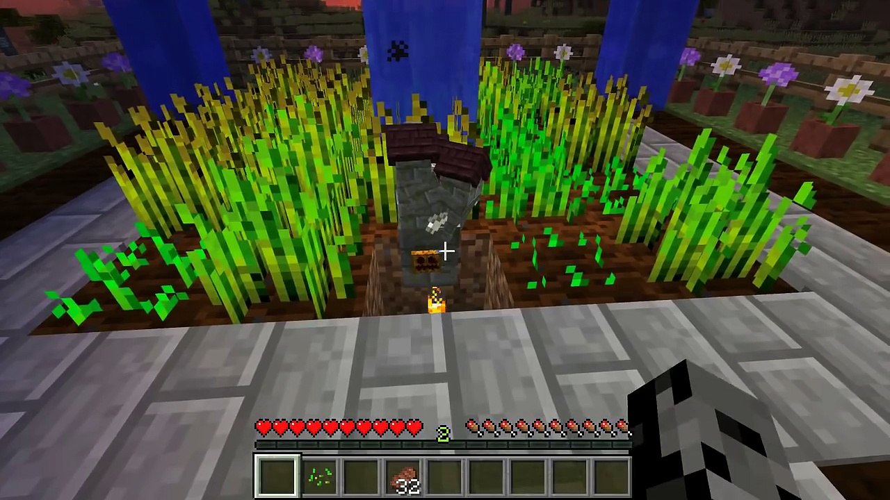 Minecraft: TINY HAUNTED MANSION (MINI MANSION WITH SECRET ITEMS!) Custom Command