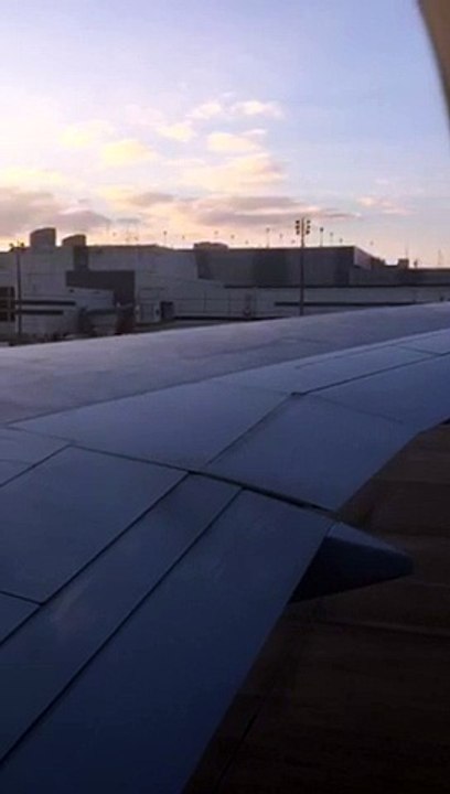 All Nippon Airways NH174 Boeing B777-300er Landing In Houston