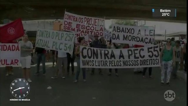 Manifestantes protestam contra a PEC dos gastos em 13 estados brasileiros