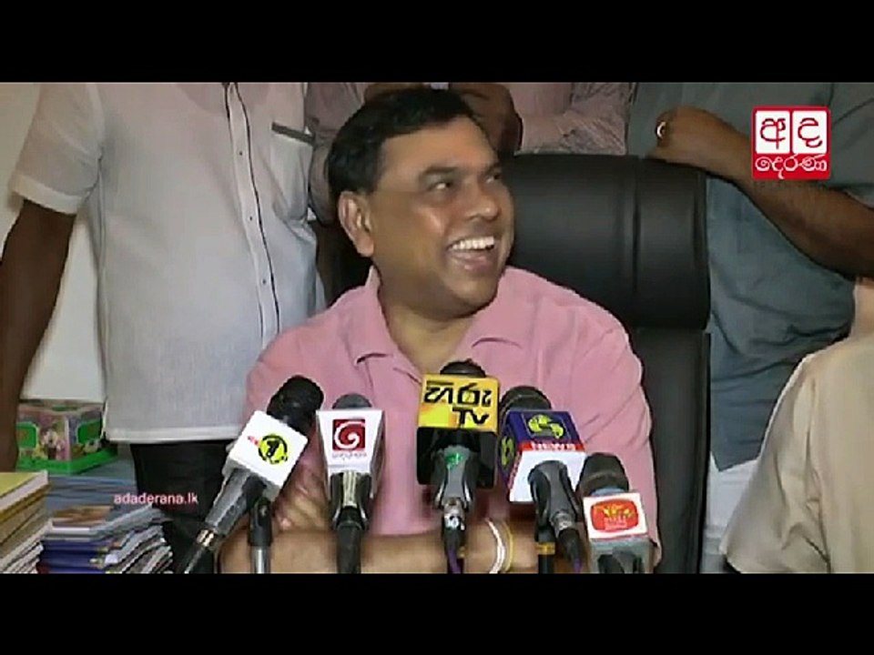ඩිලාන් කියන්නේ ඉඳුල් කන එකෙක්.....රාජපක්ෂලා "බඩගිනි හැදුණාට ඉදුල් කන්නේ නෑ "