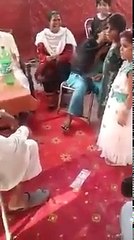 پہلی بار کسی شادی کی تقریب میں عورت بمقابلہ مرد