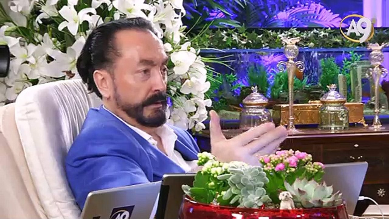 Münafıkta hayvan alametleri çok keskindir. Yüzünde hayvan anlamsızlığı vardır