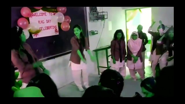 Desi School Girl Dance II Desi Hot Dance School Girls II New Sapna Song Dance II
