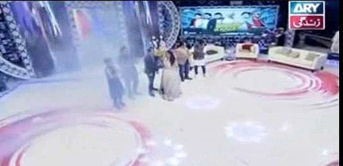 Fiza Ali Or Saba Qamar Ki Aisi Harkat Jase ne Dakh Wo Be Sharma Gaya