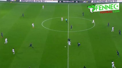 Très beau dribble de Rachid Ghezzal face à Thiago Motta