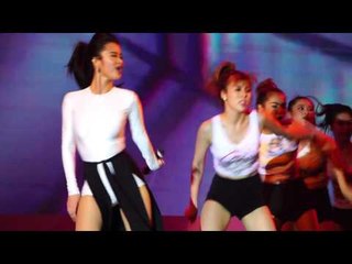 Đông Nhi hát "Pink Girl" tại VTC Mobile Festival 2016