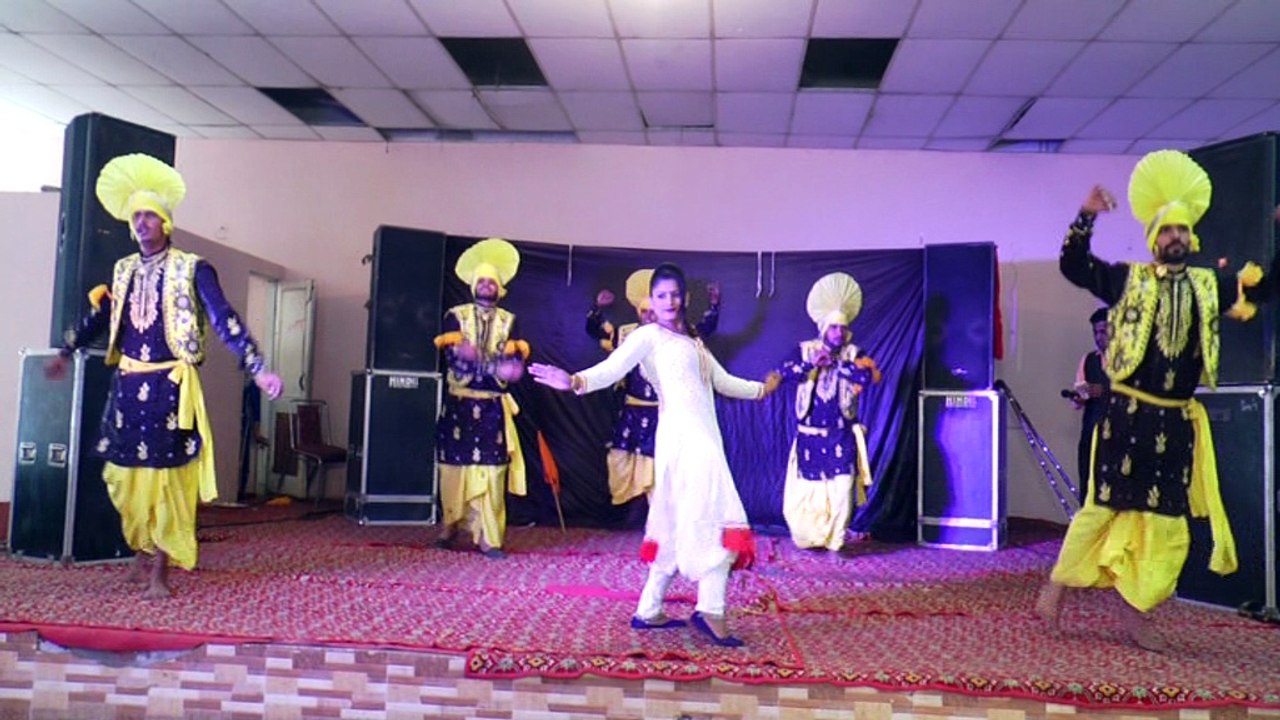 PUNJABI STYLE WEDDING IN INDIA
