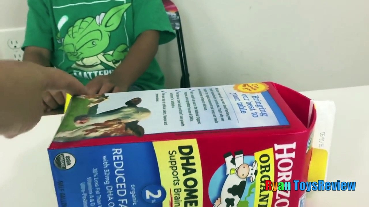 Making a Boat with Spongebob Squarepants Balloon DIY Activity for Kids Bath Toys Ryan ToysReview-R-17kCUobMQ