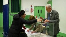 Polls open in France to choose centre-right's presidential candidate, likely to oppose Le Pen