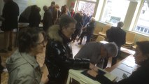 Primaire: la foule au bureau de vote à Vire