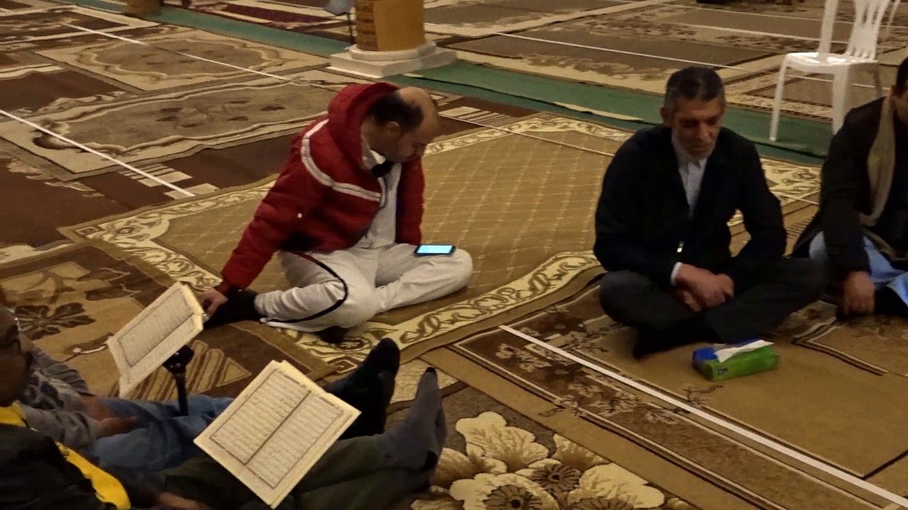 القارئ عاطف حفيظ تعليم ماتيسر من سورة البقرة يا ايها الذين امنو كلو من طيبات ما رزقناكم - Al-Baqarah, quran