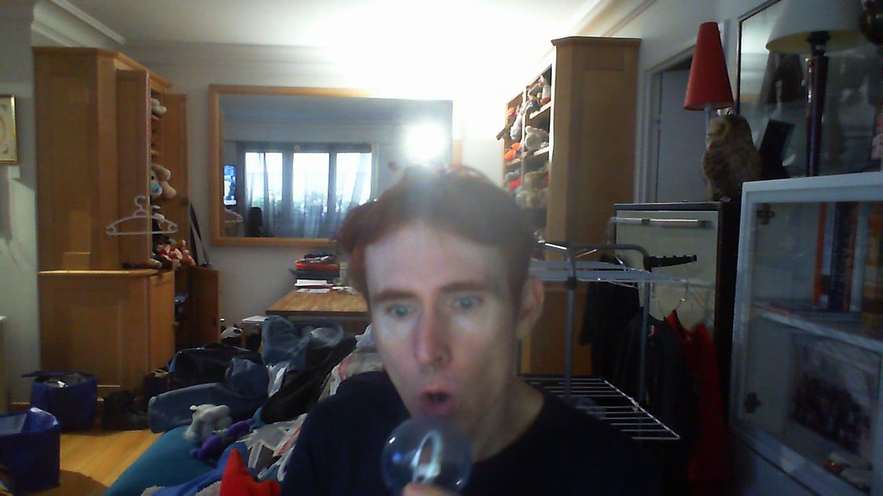 Wiwi égratigne "qui tu es" de Willy William