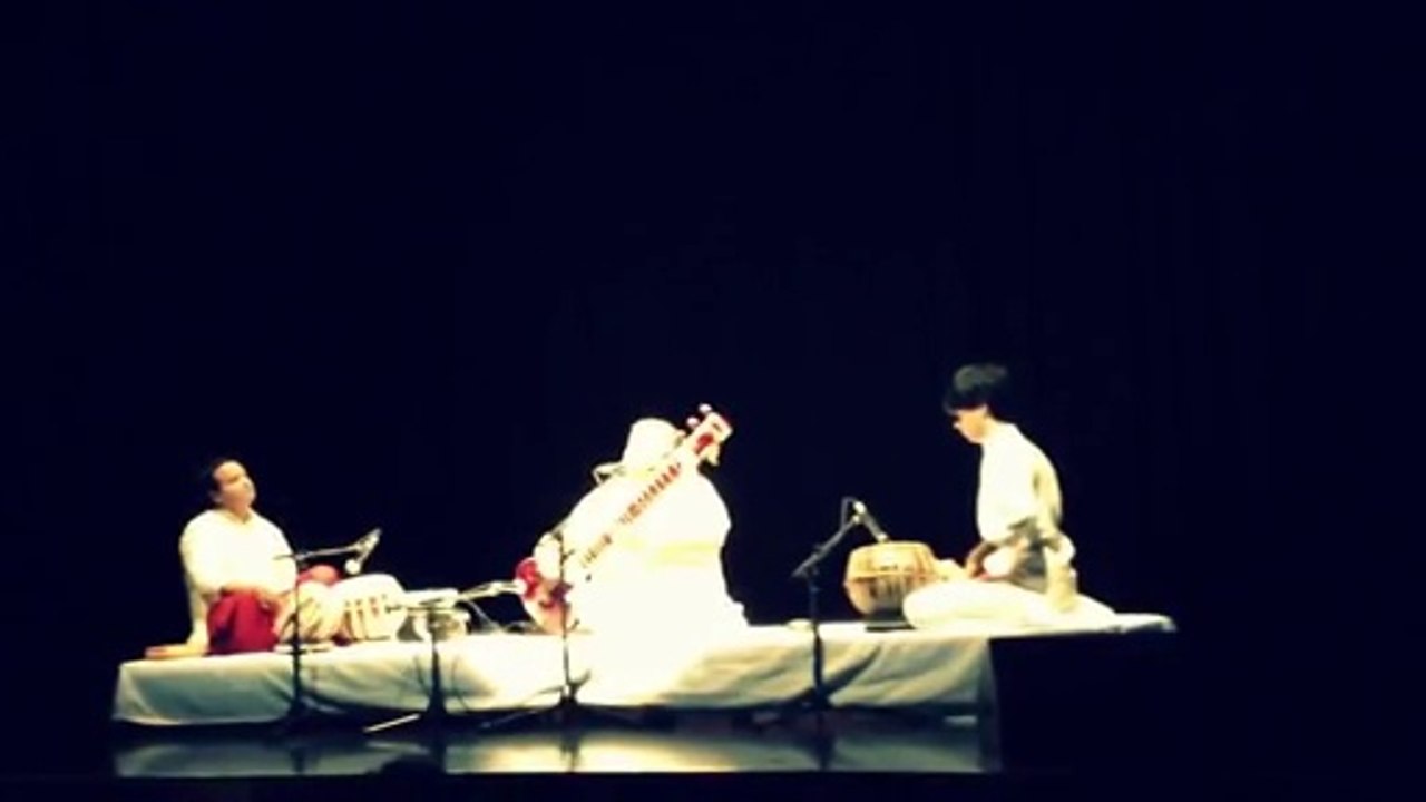 Lajo Lajo.. Ustad Shujaat Hussain Khan.. Live.. Raga Pahaarri