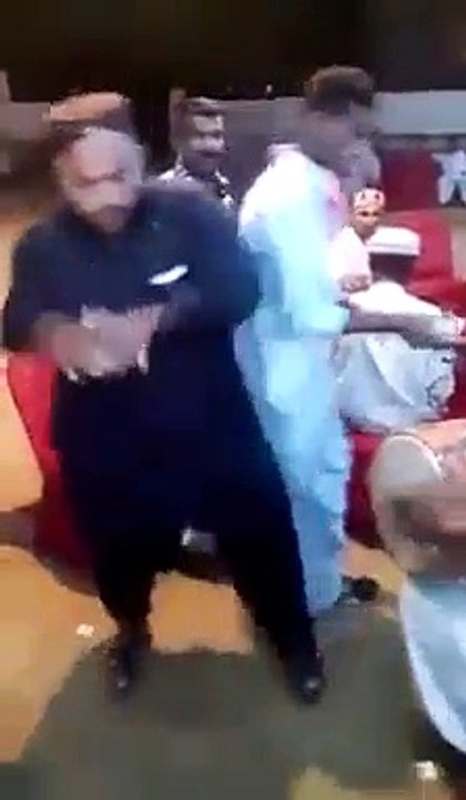 Funny dance must watch