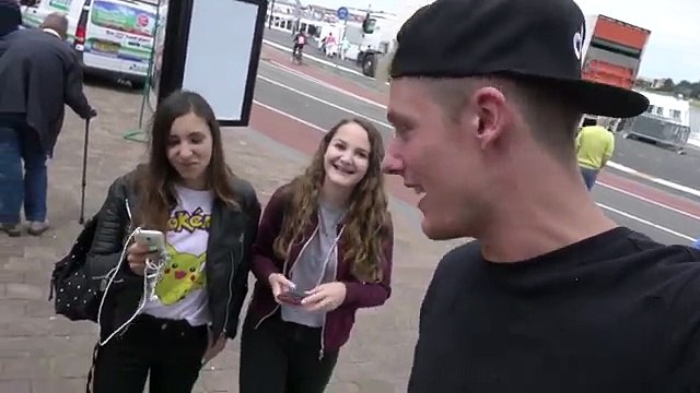 POKÉMON GO VERSLAVING! - ENZOKNOL VLOG #1076