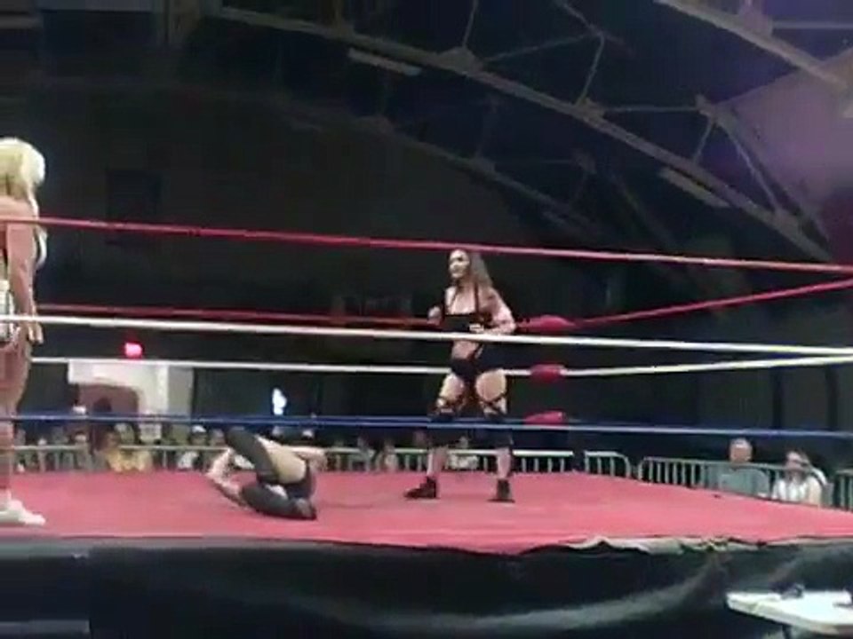 Women Wrestling - Sammi Lane vs WWE Diva Sasha Banks aka Mercedes KV with special referee Sunny 25