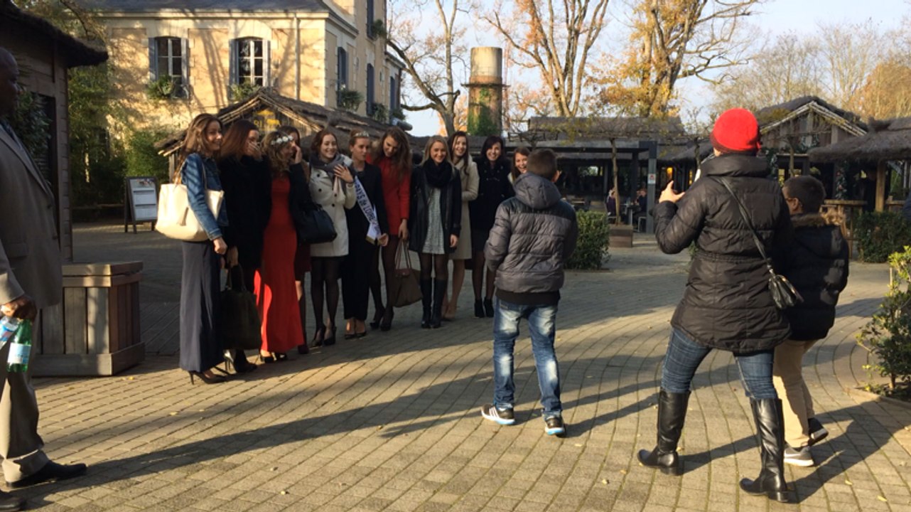 Les dix candidates au titre de Miss Prestige Pays de la Loire réunies au zoo