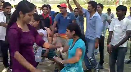 girls dancing in engineering college