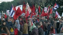 Italy referendum: Thousands rally in protest against Renzi
