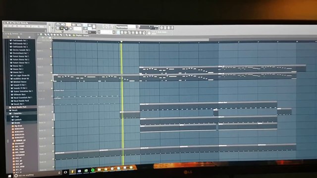 Composer de la musique électro de Rave Party en 30 secondes !