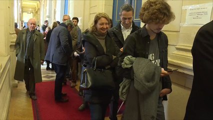 ارتفاع المشاركة لاختيار مرشح اليمين لرئاسة فرنسا