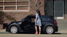 Drive the New MINI with the High-Heeled Shoes - Final Test