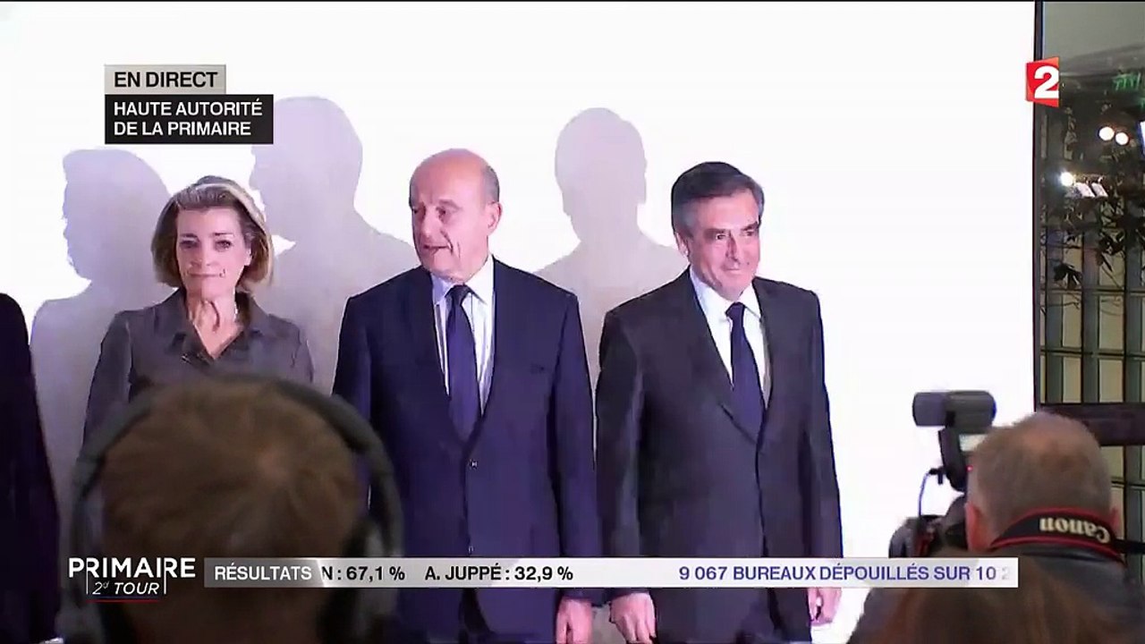 Primaire de la droite : poignée de main entre Alain Juppé et François Fillon