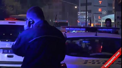 Bisikleti alınan adam polis aracına saldırdı