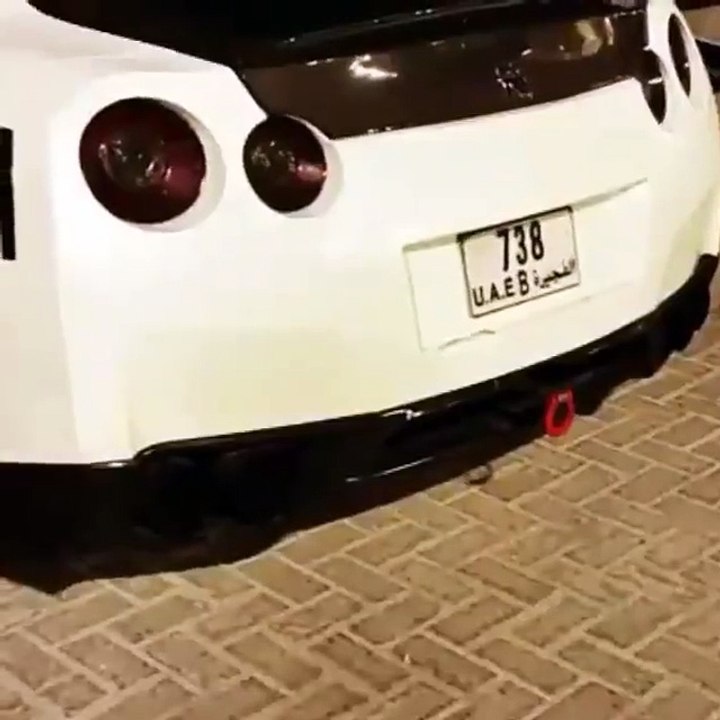 GOT ANTI-LAG- My God.. This Nissan GT-R Is Absolutely Crazy! Them Flames Are Ridiculous!