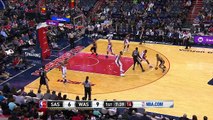 Kawhi Leonard Layup And-One | Spurs vs Wizards | November 26, 2016 | 2016-17 NBA Season