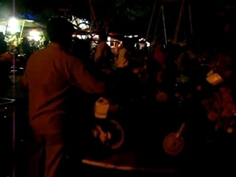 Une fête foraine à Bombay (Inde)