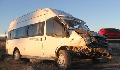 İşçi servisi şarampole uçtu: 12 yaralı