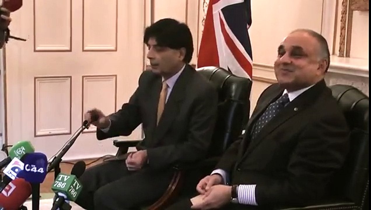 Press Conference Ke Doran ARY News Ka Mike Gir Gaya To Chaudhry Nisar Ne Kia Kah