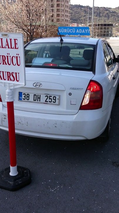 İleri Sürüş Teknikleri _ Aracı Geri geri Park etme