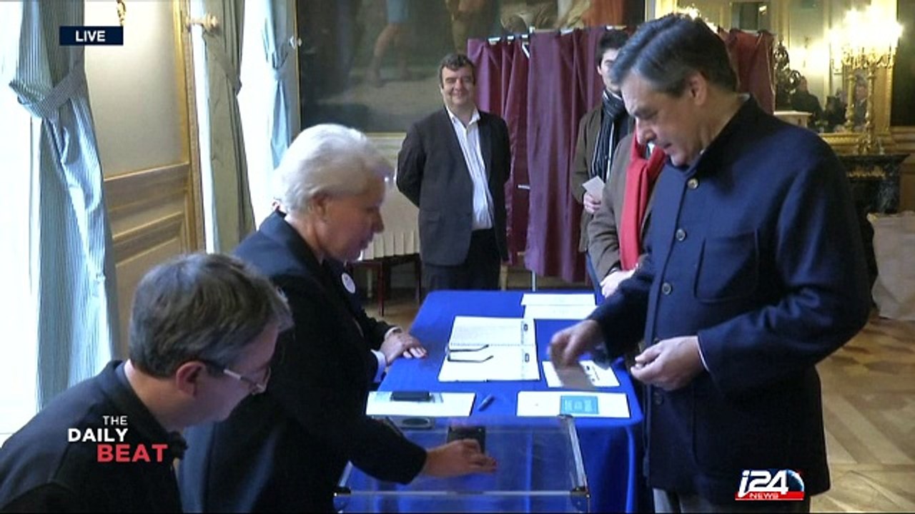 Francois Fillon wins conservative ticket for presidential race