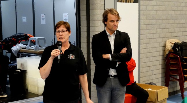 Wethouder Hamerslag reikt prijzen uit - Regio Senioren Kampioenschappen Badminton / Spijkenisse 2016