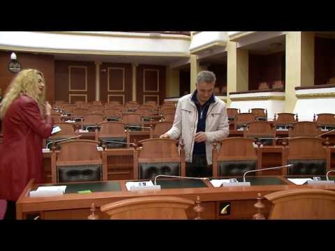 Simbolet e para 104 viteve ekspozohen në Tiranë - Top Channel Albania - News - Lajme